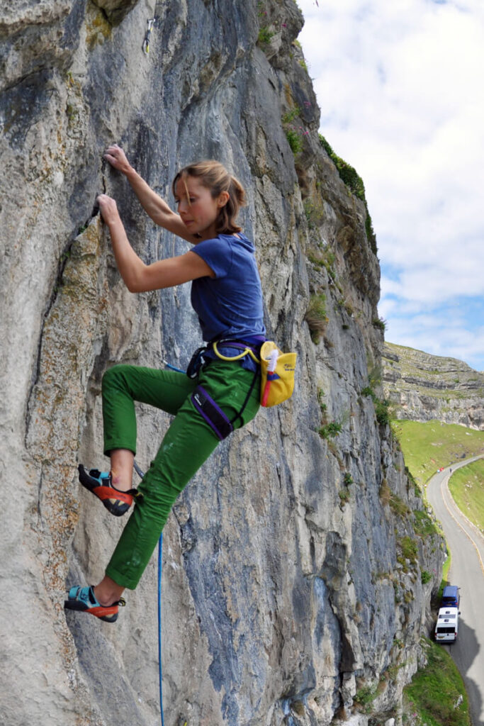 Learn to lead outdoor sport climbing courses UK limestone