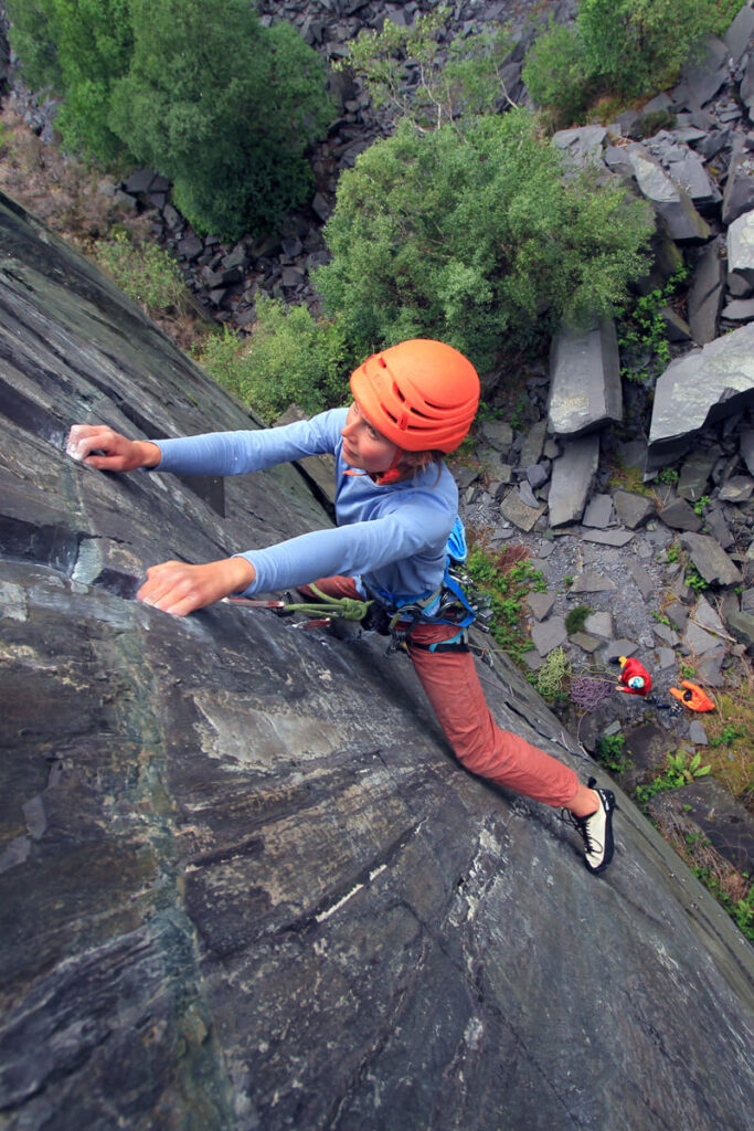 Learn to lead trad climbing courses in snowdonia